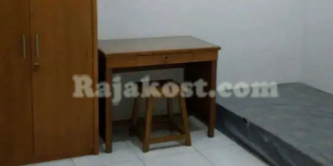 Foto utama Kost Palmerah Non AC di Jl. Kemanggisan Ilir 3 No.55
